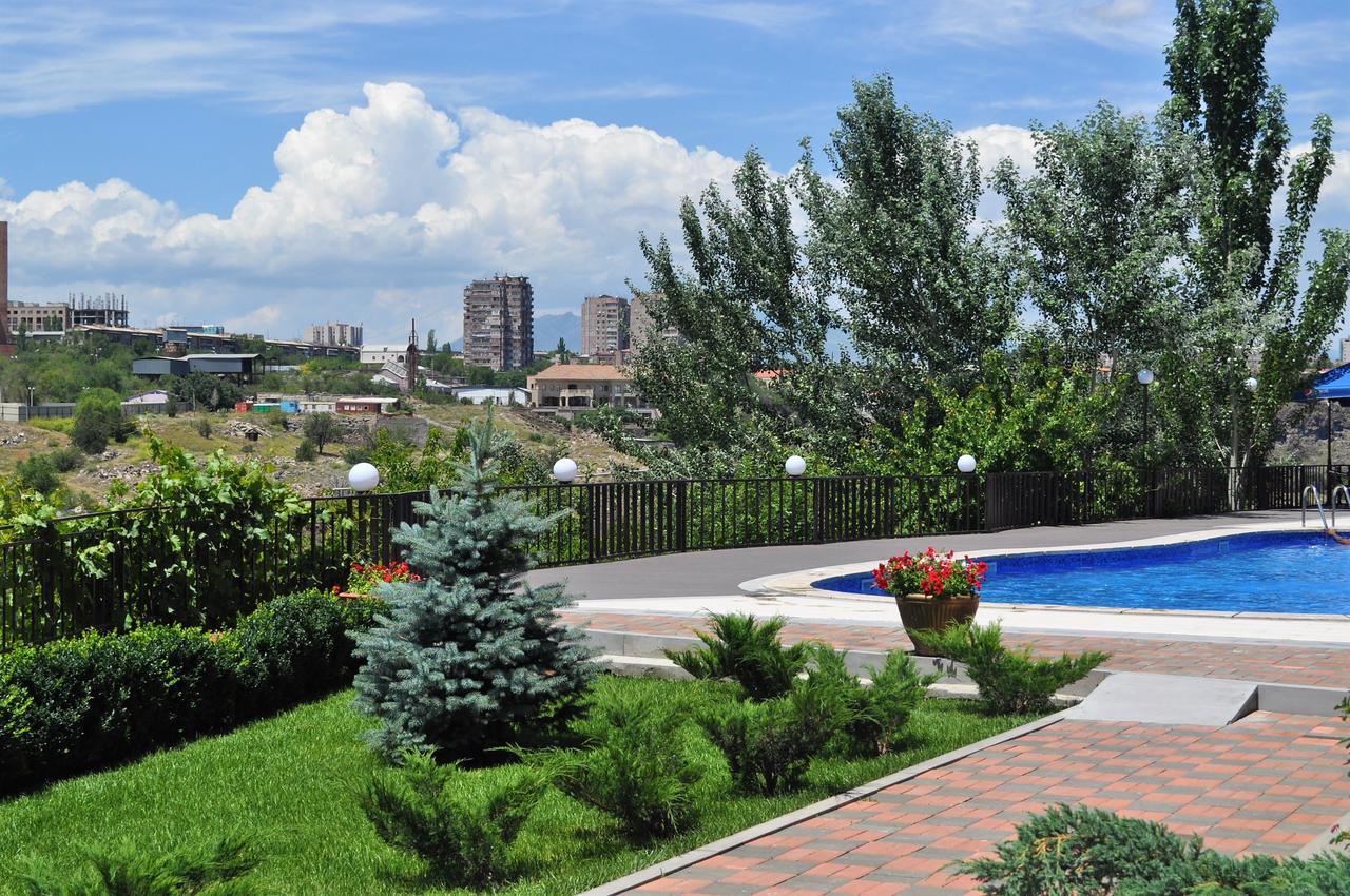 Olympia Garden 3* Yerevan